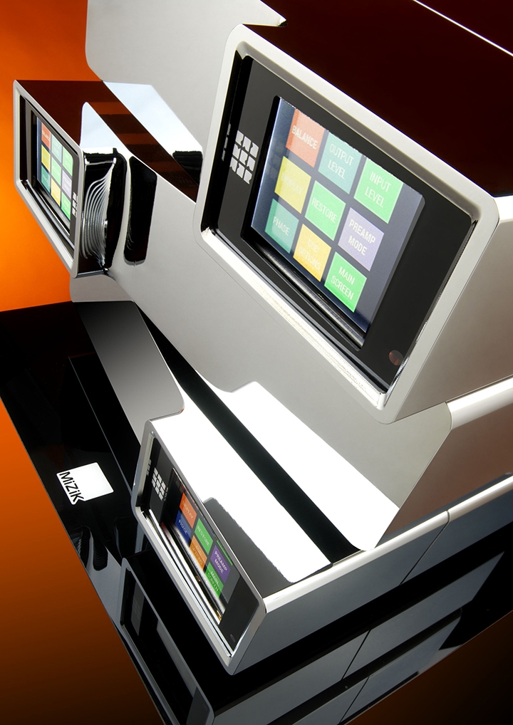 MiZiK dVin phono preamp, dPlay (and dStream) preamplifier