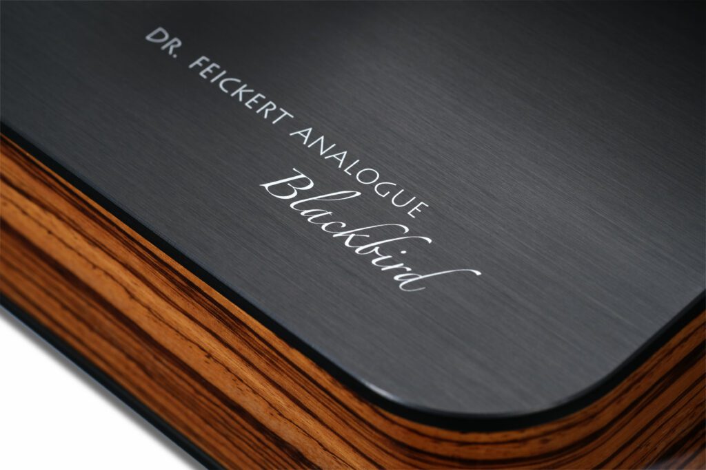 Dr Feickert Blackbird turntable