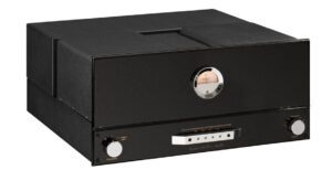 VAC Master preamplifier and Signature 200 iQ power amplifier