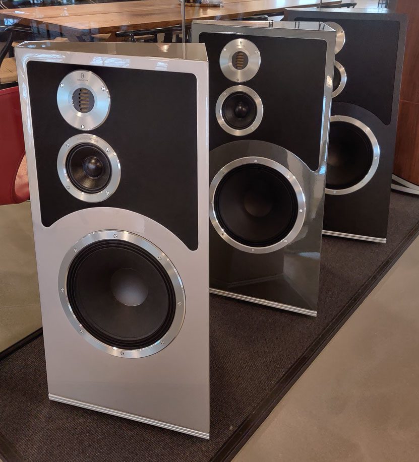 Audiovector Trapeze