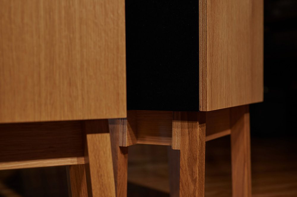 DeVore Fidelity O/baby detail