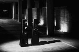 Out of The Box – Mon Acoustics