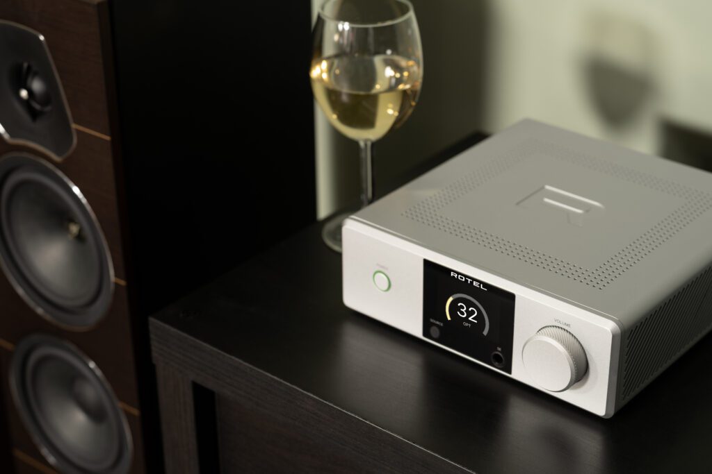 Rotel DX-5 Lifestyle