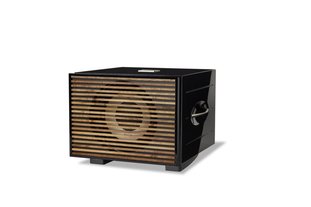 REL_S850_Black_Three Quarter_Wood Grill